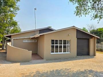 3 Bedroom House To Let in Flora Park