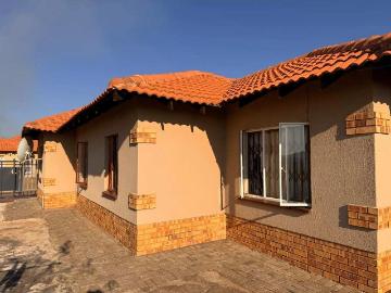 3 Bedroom House to Rent in Waterkloof AH