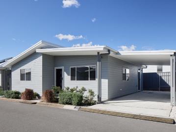 3 bedroom 'near new' home. Move in ready