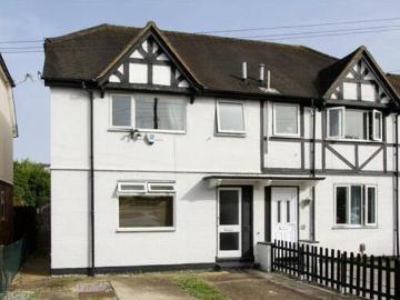 3 Bedroom Semi detached House For Sale In Uxbridge