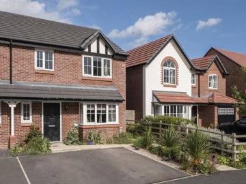 3 bedroom semidetached house for sale in Wildings Grove...