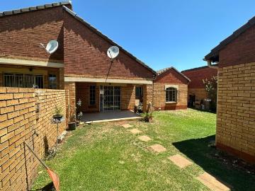 3 Bedroom simplex in Equestria Estate