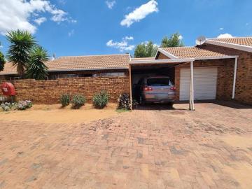 3 Bedroom Simplex in Norkem Park