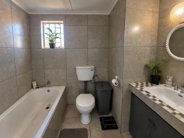 3 Bedroom Townhouse in Potchefstroom Central