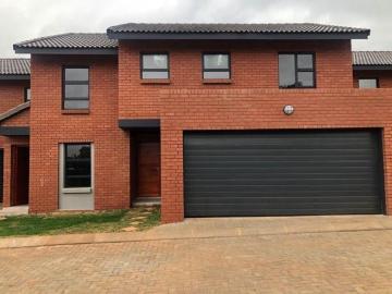 3 Bedroom Townhouse in Theresapark
