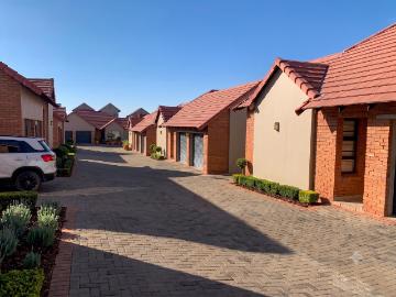 3 Bedroom Townhouse To Let in Wild Olive Estate