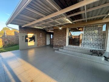 3 Bedroom Townhouse To Let in Del Judor Ext 10