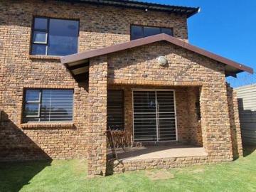3 Bedroom Townhouse to Rent in Rynfield