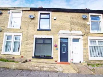 3 bedroom terraced house for rent in Haldane Road,...