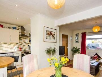 3 bedroom terraced house for sale in Beacon Drive...