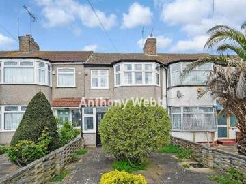 3 Bedroom Terraced House For Sale In Palmers Green
