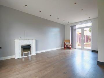3 Bedroom Terraced To Let