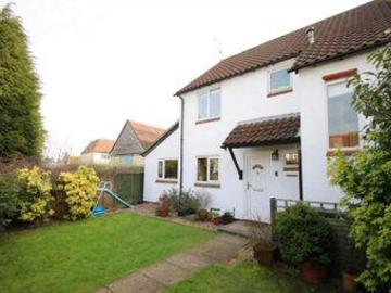 3 Bedrooms for sale in Green Lane, Bovingdon, Hemel...
