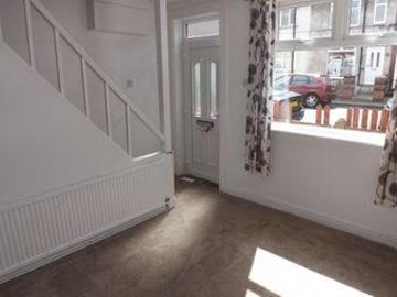 3 Bedrooms Semi detached house for rent in Staveley...