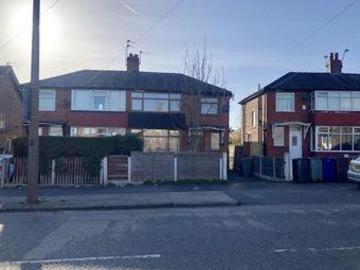 3 Bedrooms Semi detached house for sale in Heywood Road,...