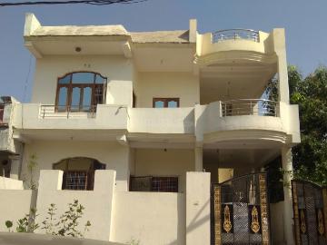 3 BHK Independent Builder Floor in Shakti Nagar for rent...