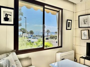 3 pièces 61 m² – Palm Beach, face Port Canto