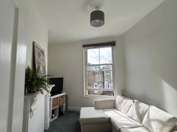3 Week Sublet Aug/Sep – Beautiful 1 Bed in Arsenal