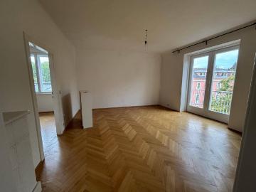 3 Zimmer Wohnung in Uninähe mit Aufzug und französischem...