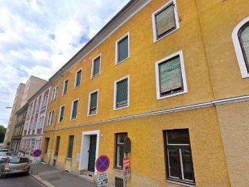 3 ZIMMER Altbau, ruhige Terrasse 6m², extra Küche...