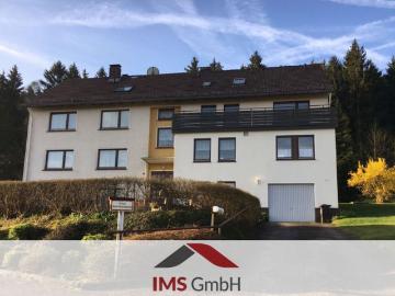 3 Zimmer Obergeschosswohnung mit 2 Balkonen in Neuhaus...