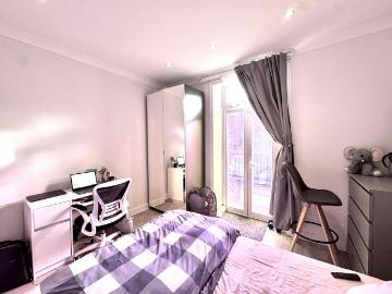 Talgarth Road, West Kensington. House share to rent...