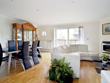 Tallow Road, Brentford TW8, 5 bed terraced house to...