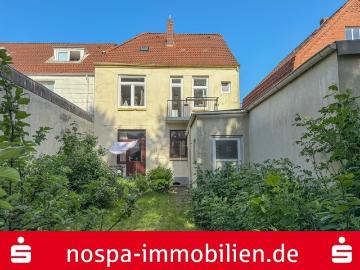 Teilweise vermietetes und sanierungsbedürftiges...
