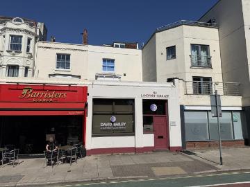 Terraced house for sale