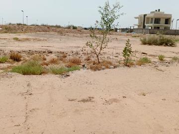 Terrain d'une villa R1 400 m2 titré