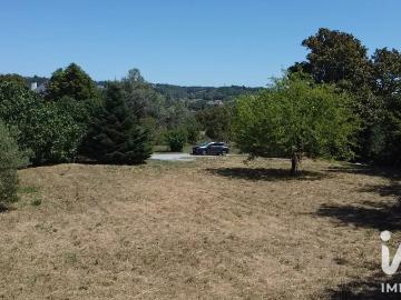 Terrain 1 800 m²
