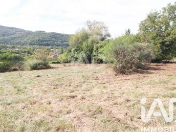 Terrain 1 900 m²