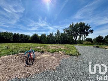 Terrain 677 m²