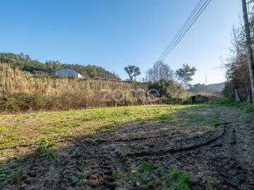 Terreno com moinho para reabilitação em Sardoura Castelo...