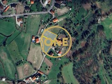 Terreno com possibilidade de construção em Oriz Santa...