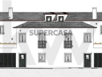 Terreno com projeto aprovado para duas moradias...