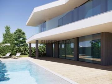 Terreno com projeto aprovado para moradia isolada T5...
