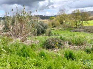 Terreno em Outeiro da Cortiçada e Arruda dos Pisões de...