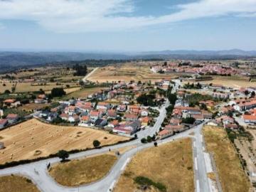 Terreno em Almeida de 562,00 m²