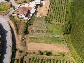 Terreno em Crespos e Pousada