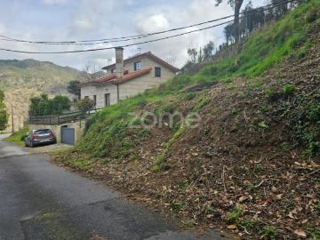 Terreno em Ferral Sidrós, com bons acessos e vista para...
