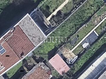 Terreno plano e regular, com área de 213m2 para a...