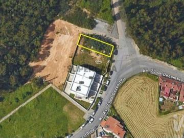 Terreno em São Miguel do Souto e Mosteirô de 298,00 m²