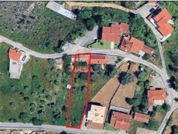 Terreno em zona de construção em Raposeira Colmeias Leiria
