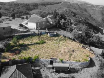 Terreno em zona de construção Senharei