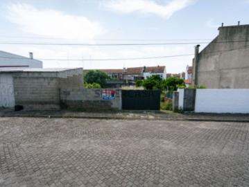 Terreno para construção com área total de 289 m²