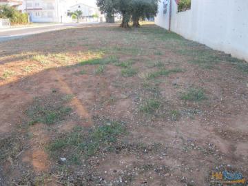 TERRENO PARA CONSTRUÇÃO DE MORADIA COM 2 PISOS. |...