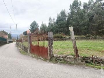 Terreno para construção em Cornes