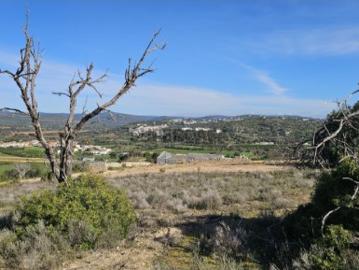 Terreno rústico com vistas panorâmicas em Paderne, Albufeira