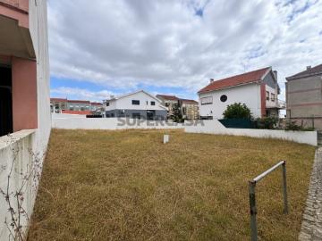 Terreno Urbano com 308m2 no Lavradio